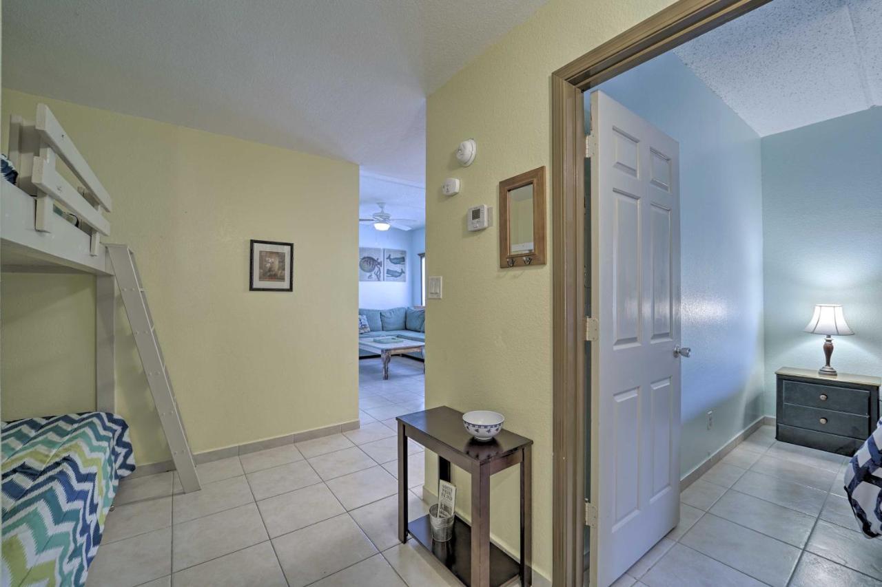 And Patio, Walk To Eats And Beach Apartment South Padre Island