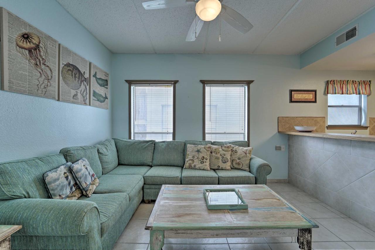 And Patio, Walk To Eats And Beach *