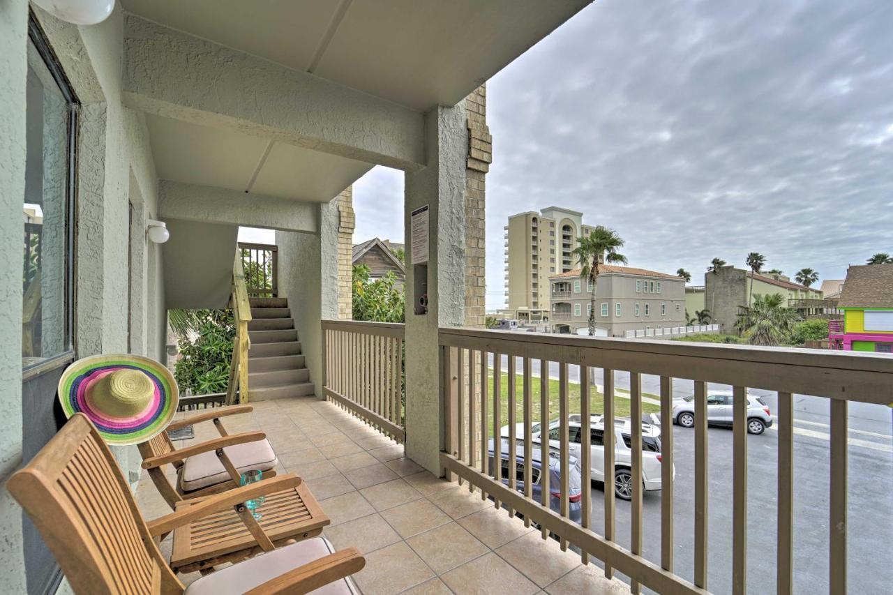 And Patio, Walk To Eats And Beach Apartment South Padre Island
