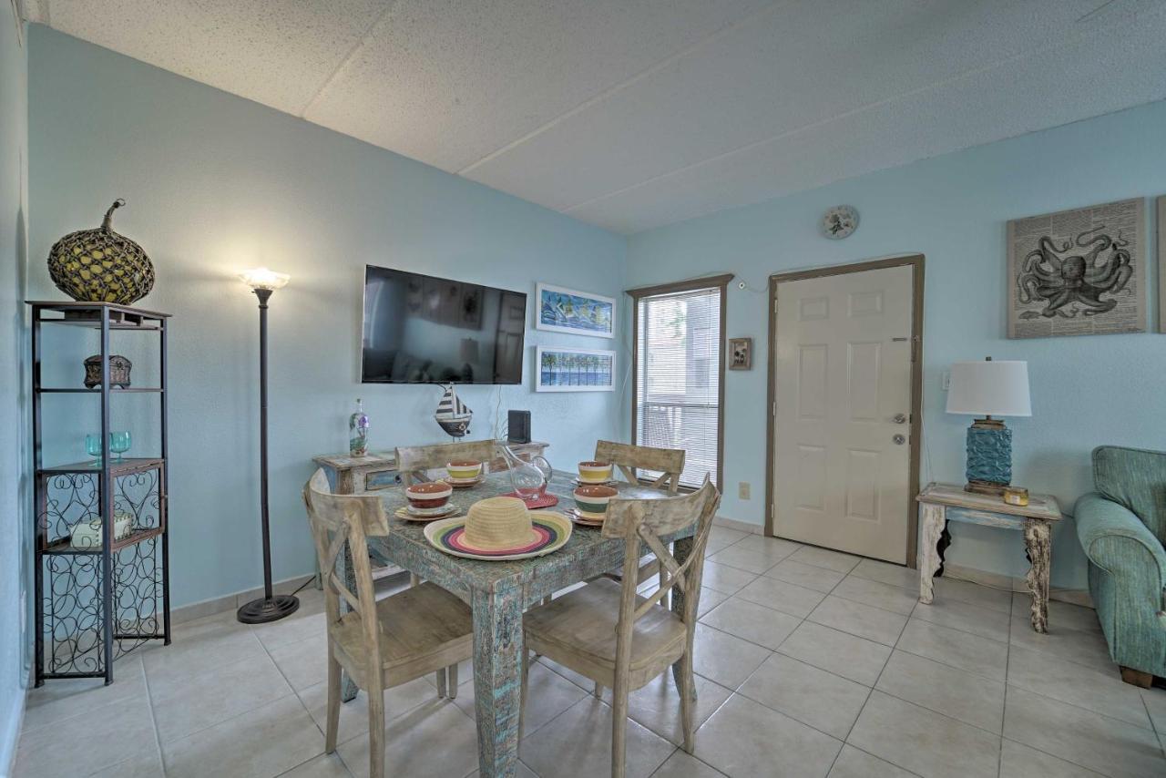 And Patio, Walk To Eats And Beach South Padre Island