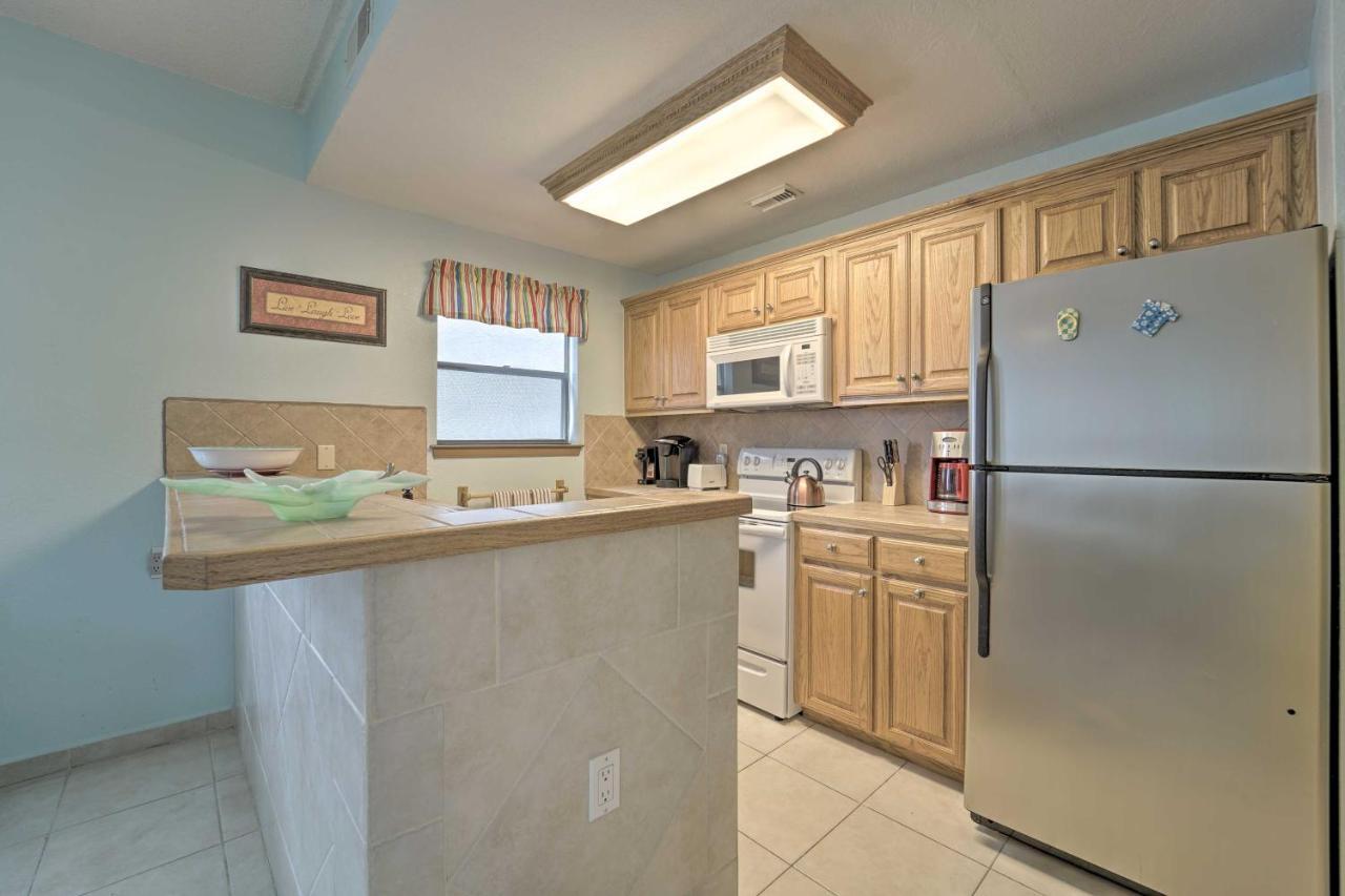 Apartment And Patio, Walk To Eats And Beach