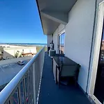 Aquarius Condos Aq302