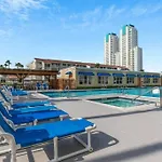 2 Bedroom Condo Walk To The Beach