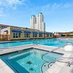 2 Bedroom Condo Walk To The Beach