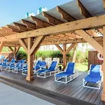 2 Bedroom Condo Walk To The Beach
