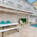 The Amberjack Oasis