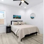 Immaculate Townhouse W Pool & Balcony South Padre