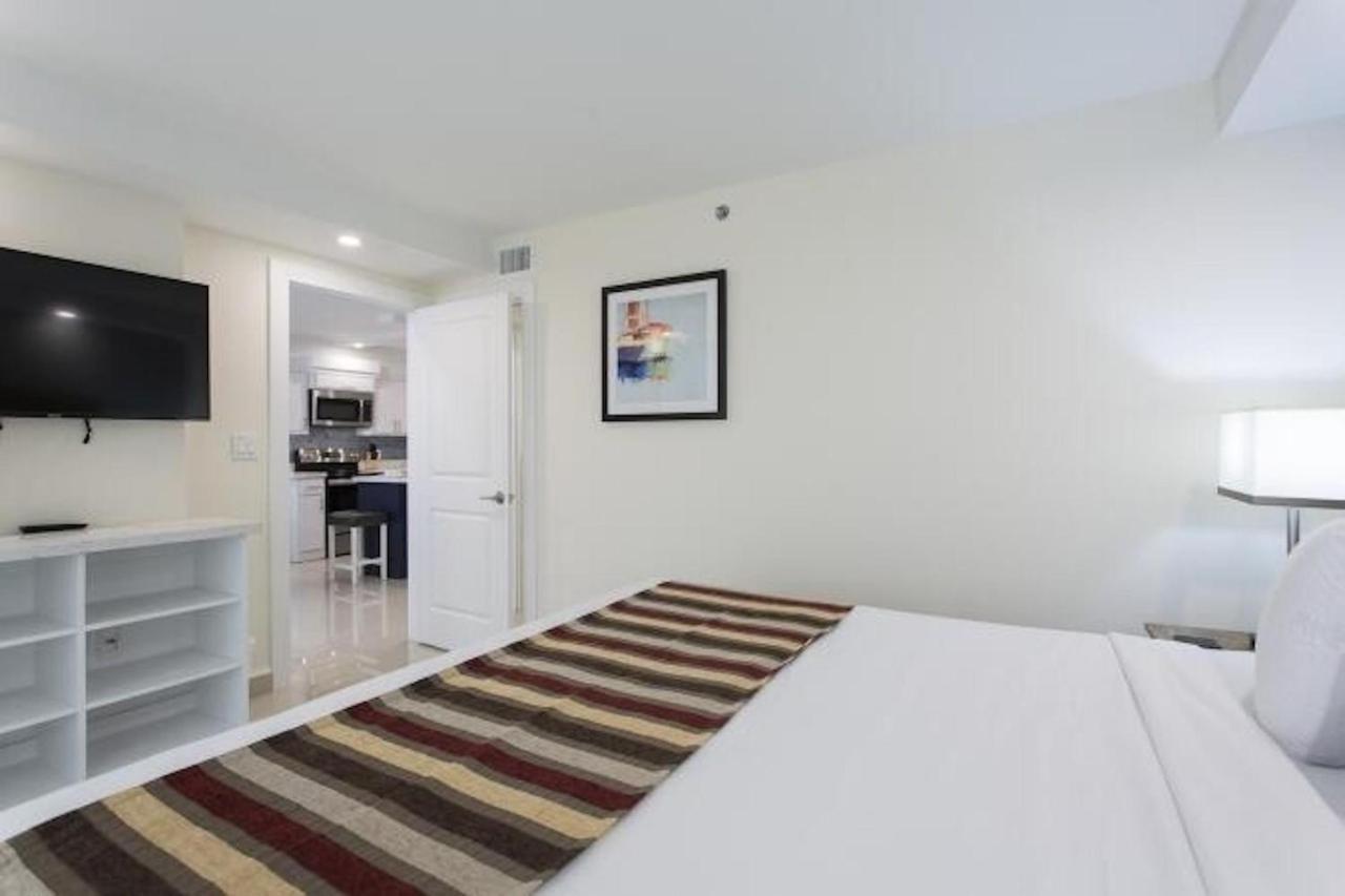 Solare Tower 2 Bedroom, #405 *