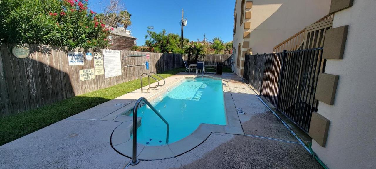 Swanky 2 Bedroom, Easy Walk To Mar Y Sol Ii # 1 Apartment South Padre Island