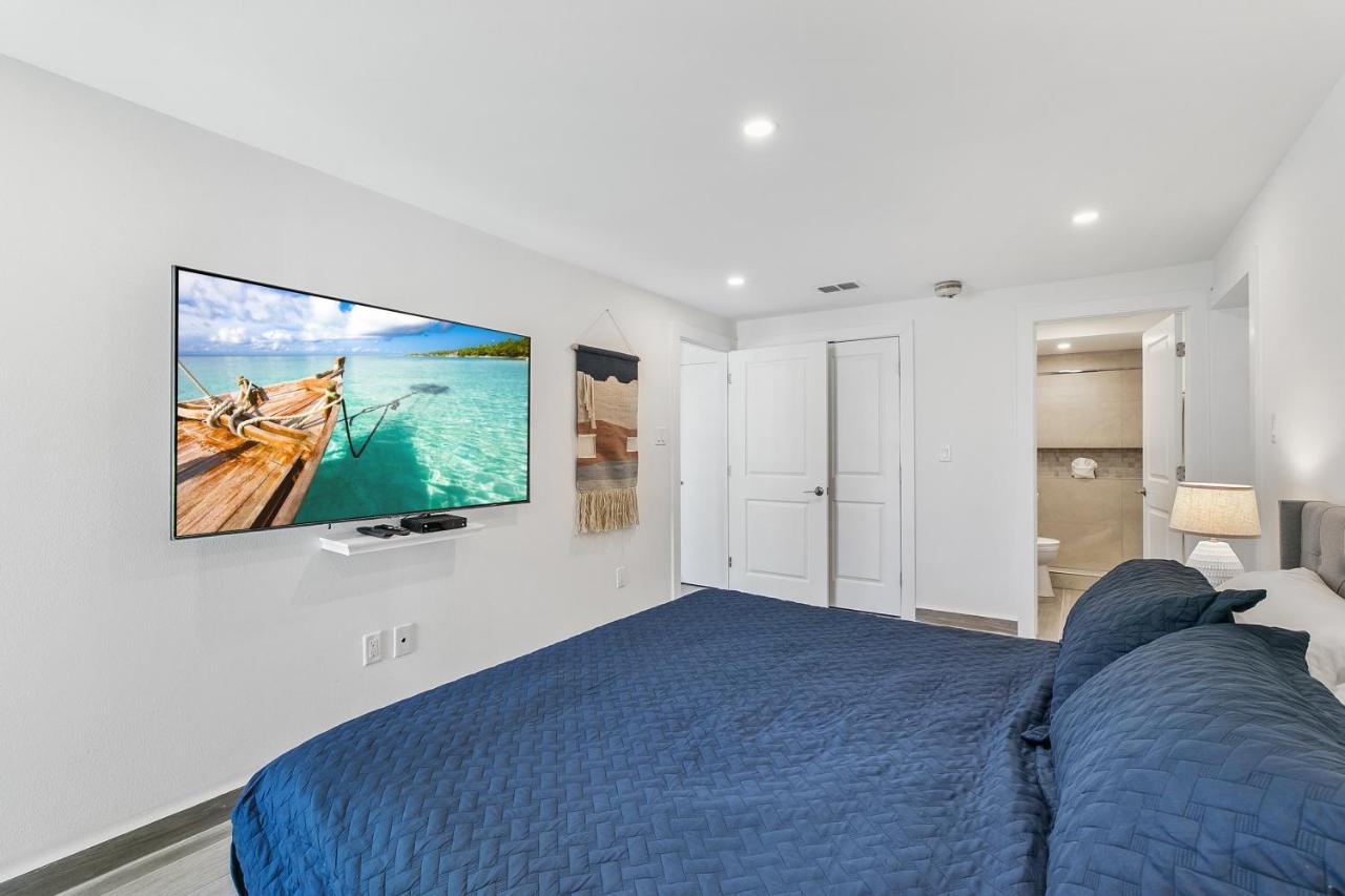 Holiday home Fully Renovated Steps From The With Ocean View Balcony South Padre Island