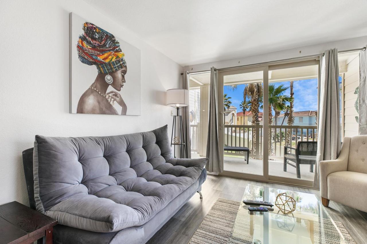 Vibrant Modern With Large Balcony And Stunning Ocean Views South Padre Island