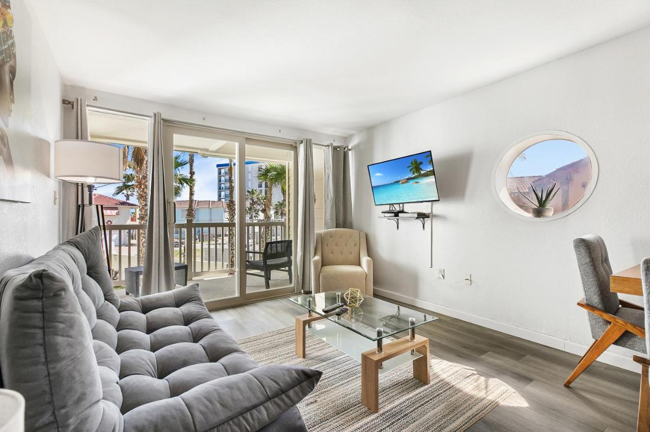 Vibrant Modern With Large Balcony And Stunning Ocean Views South Padre Island