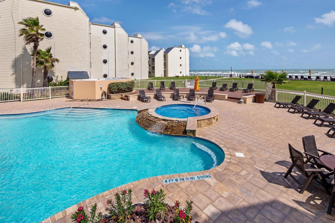 Fully Renovated Steps From The With Ocean View Balcony *