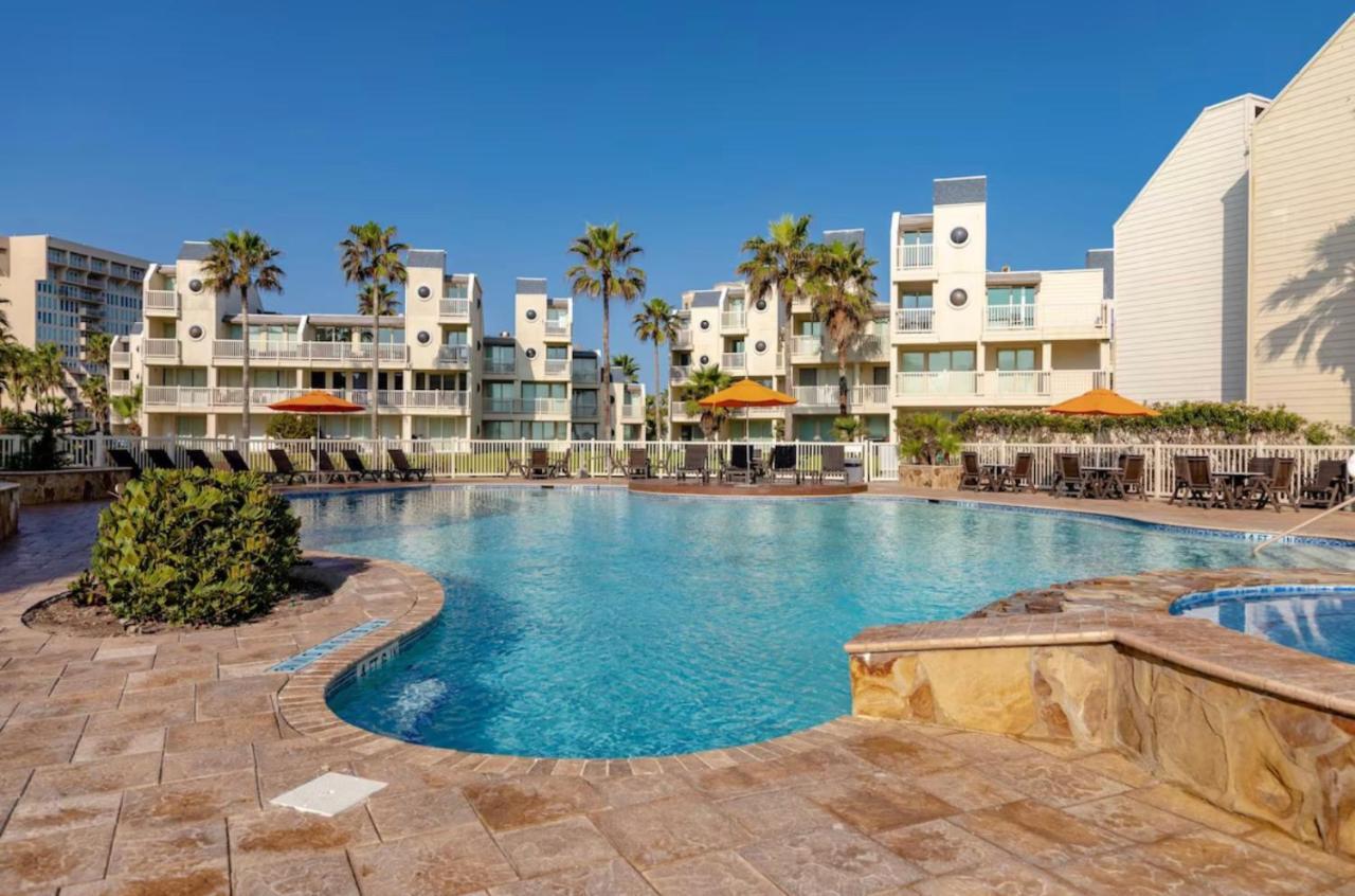 Ocean Breeze Retreat 2bed 2bath, Heated Pool! Apartment South Padre Island