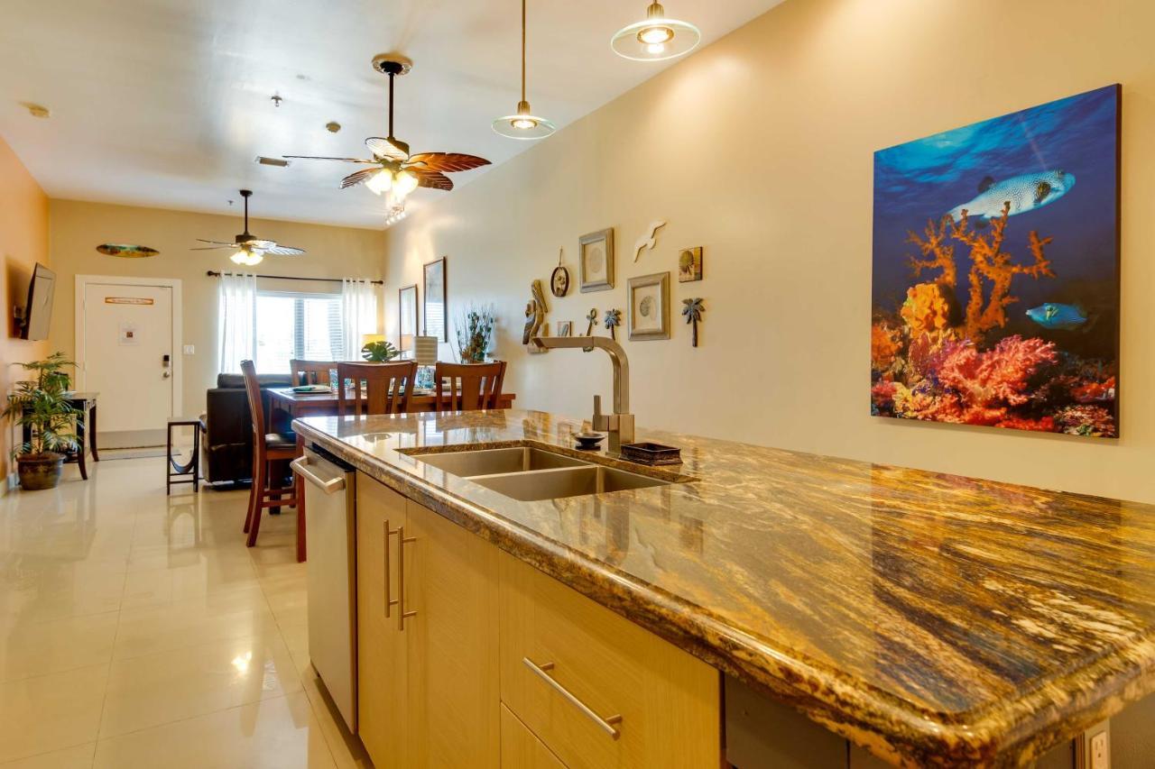 Apartment Vacation With Pool Access!