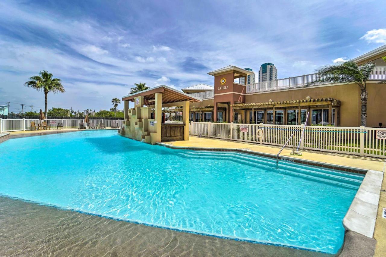 Vacation With Pool Access! Apartment