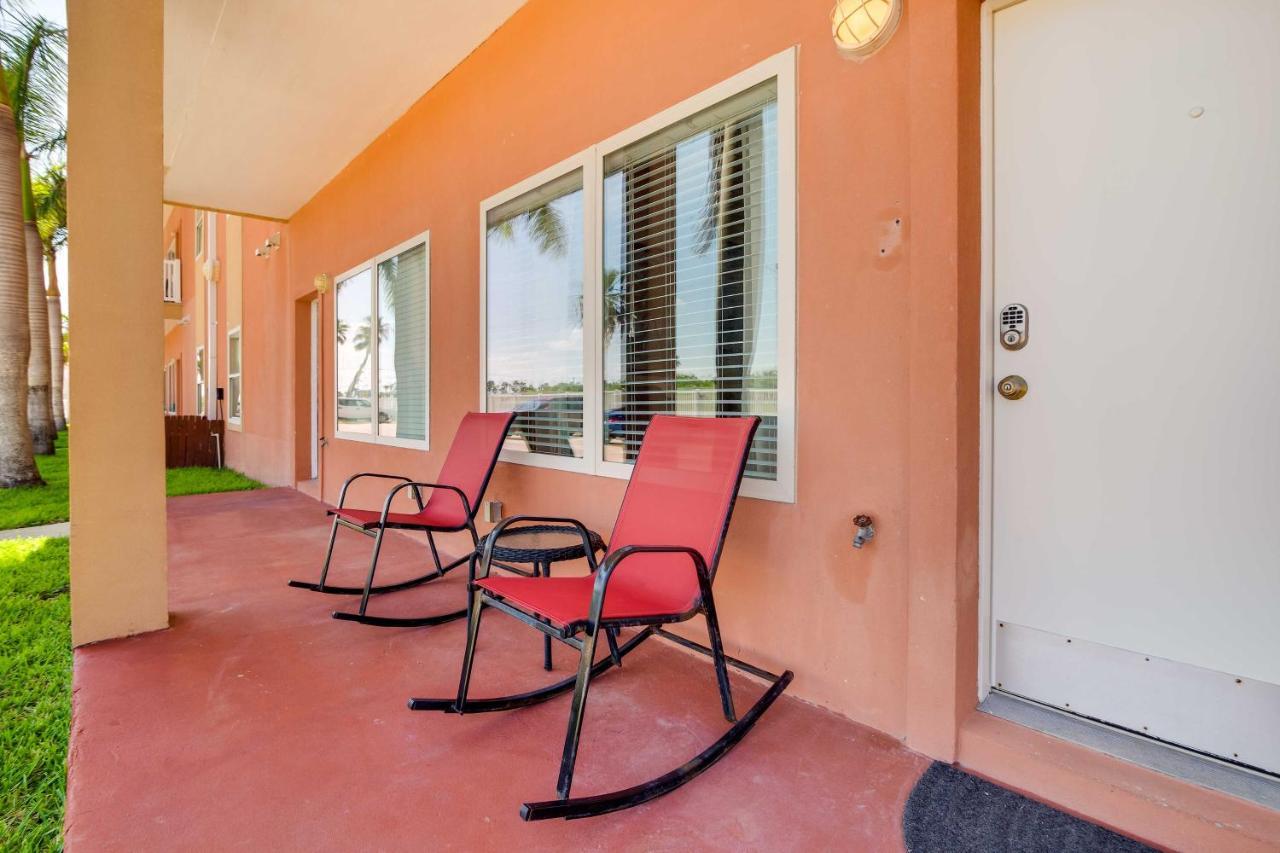 Apartment Vacation With Pool Access! South Padre Island