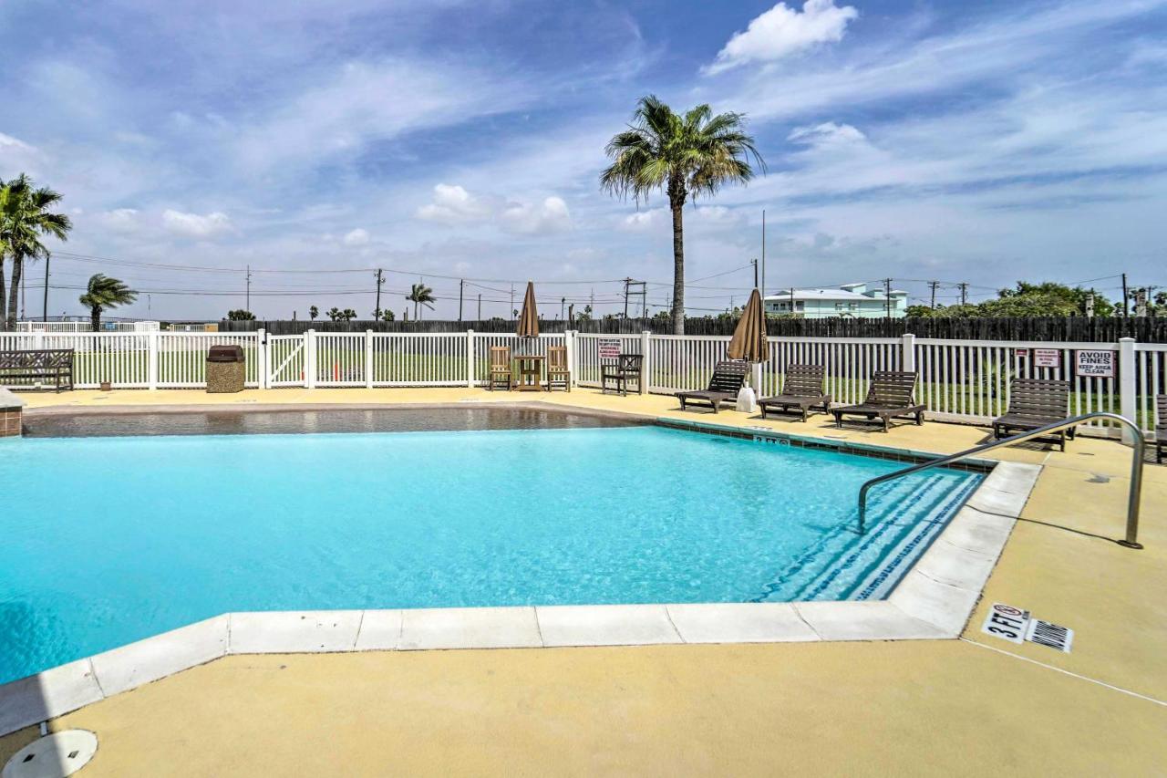 Vacation With Pool Access! Apartment South Padre Island