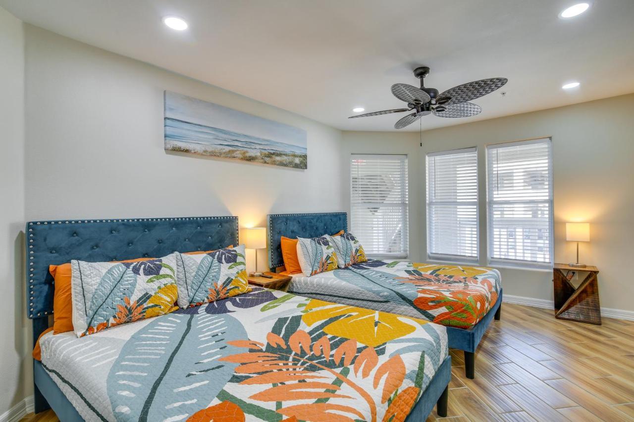 Walk To The Beach! Apartment South Padre Island