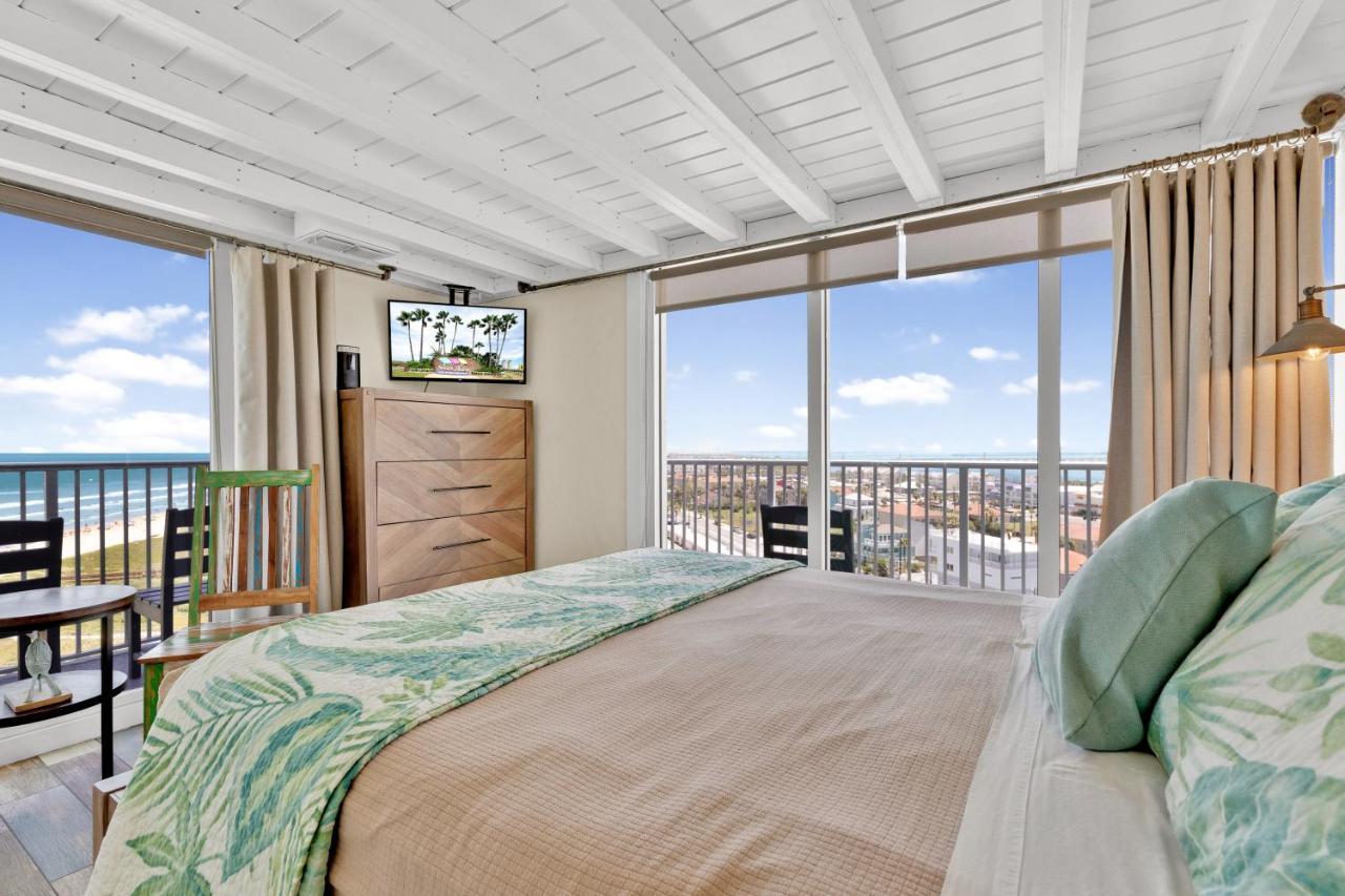 Aquarius Penthouse #2, Dahktari *