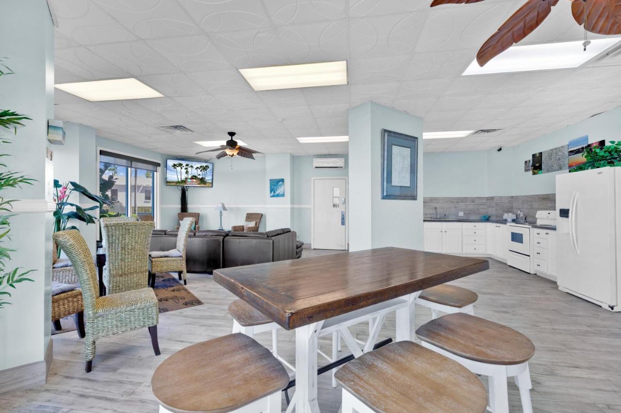 Aquarius Penthouse #2, Dahktari Apartment