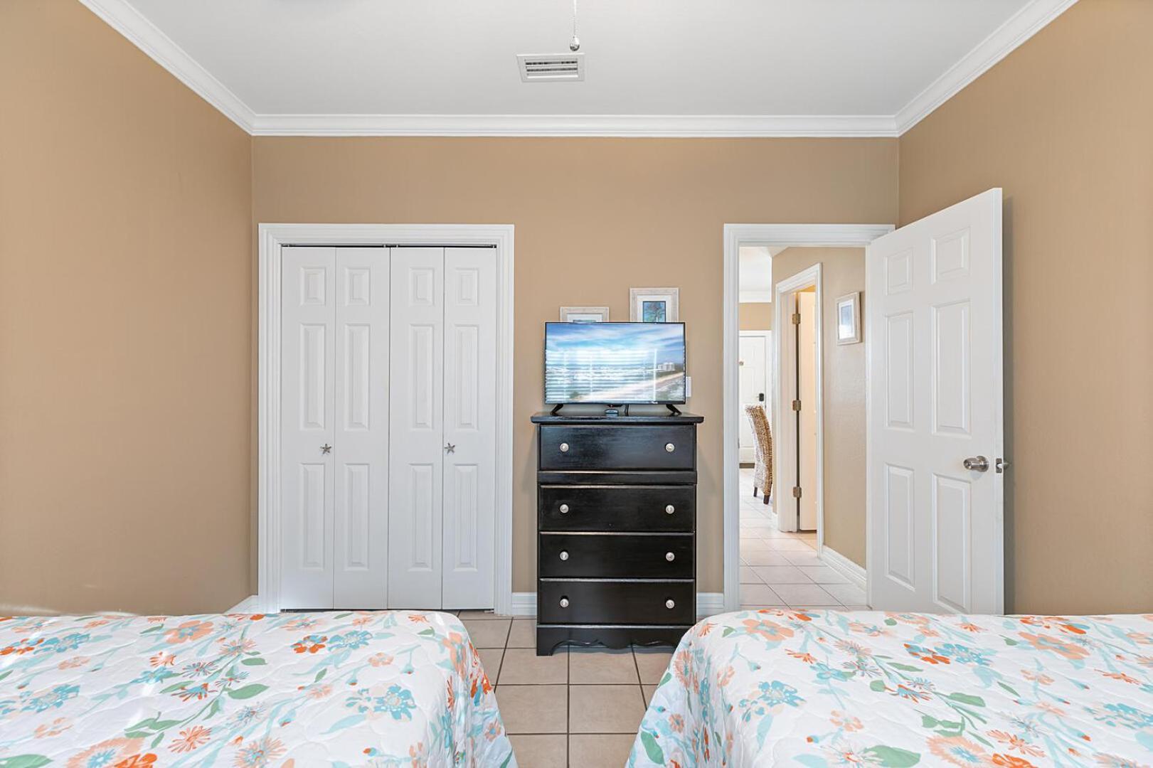 Ground Floor W Pool, Next To The Beach! Holiday home