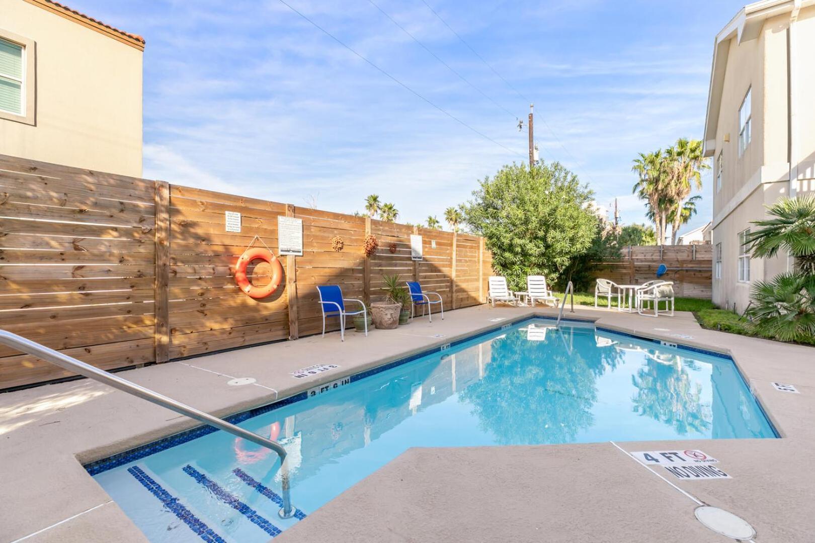 Ground Floor W Pool, Next To The Beach! * South Padre Island