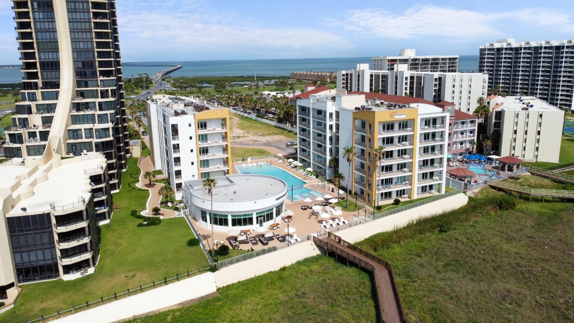 Peninsula Island & - Beachfront At