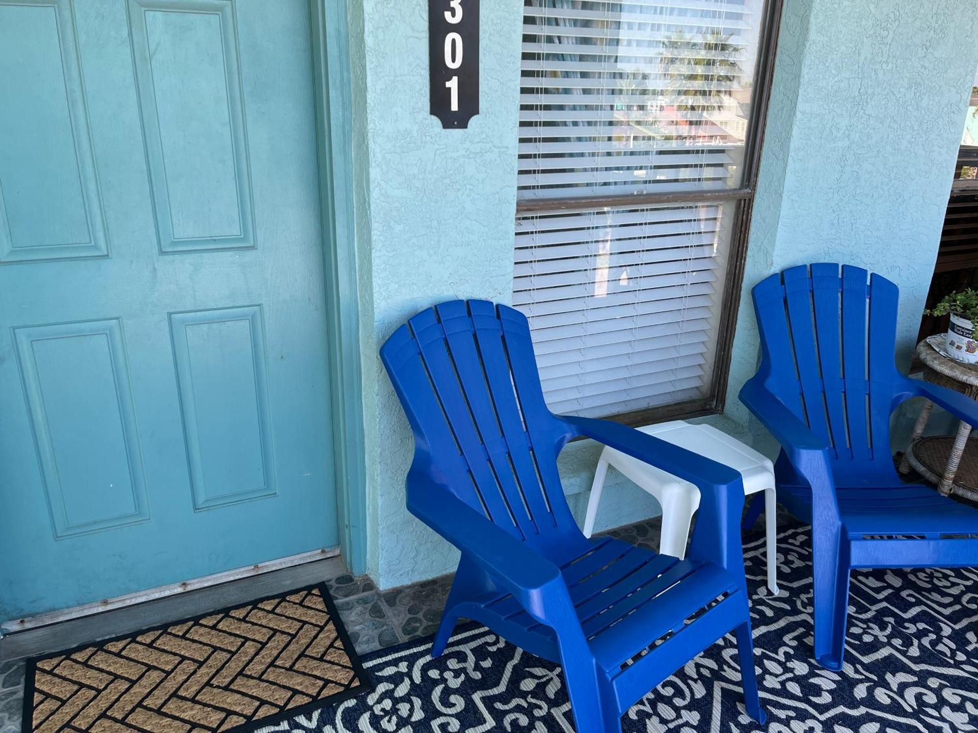 Beachfront Condo: Award-winning Coastal Retreat