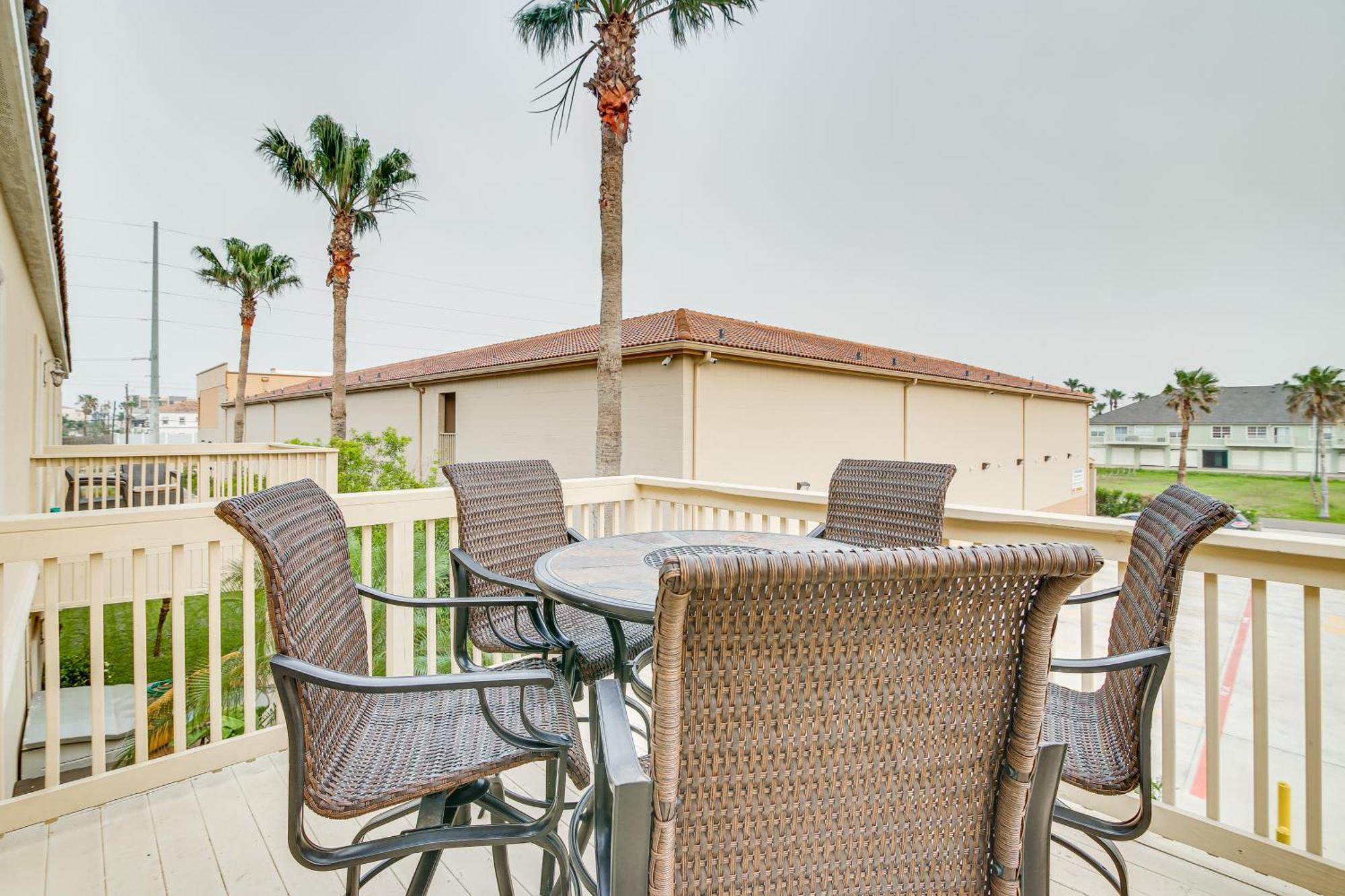 Near With Balcony!