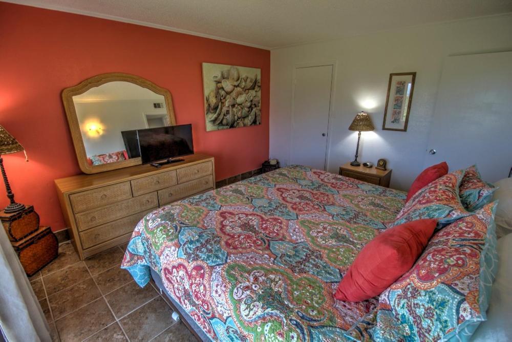 Tiki Spi Beachfront Condo, Right On The Beach! South Padre Island