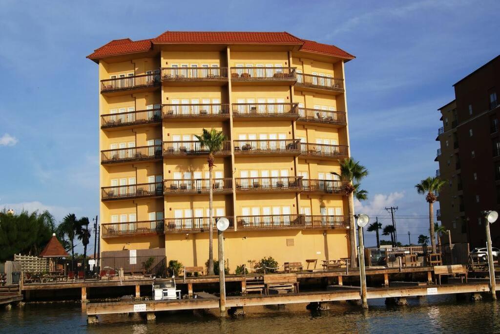 Gb 208 Bayfront With Boat Slip Pool Hot Tub Apartment