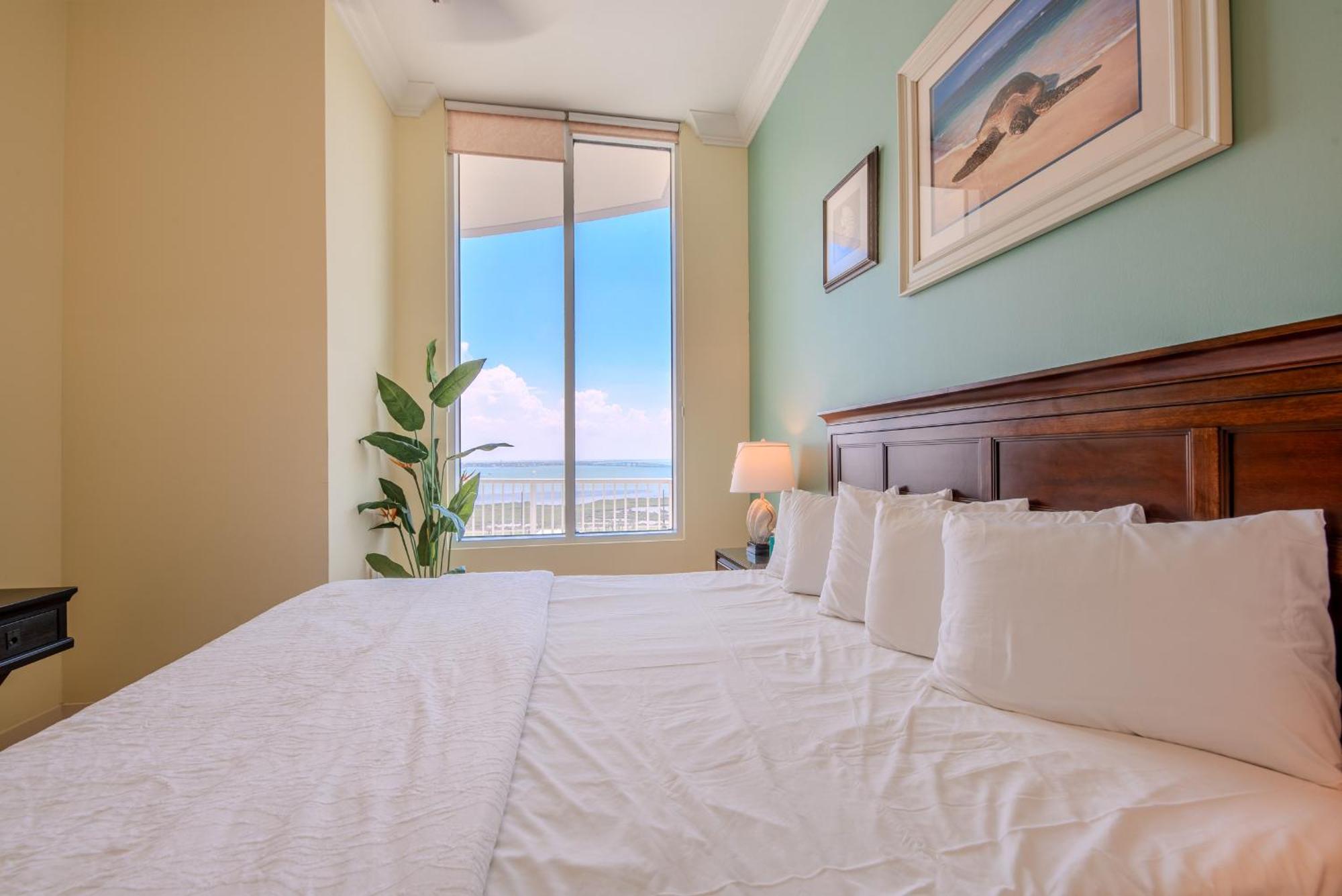1901 Sapphire Beachfront 3 Bedroom Apartment South Padre Island