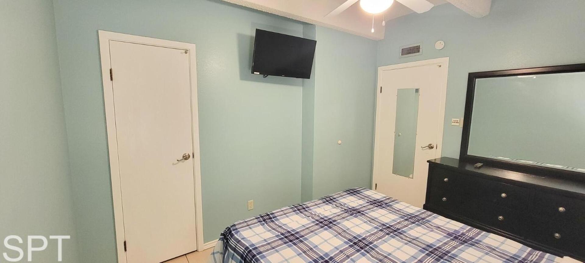 Aquarius 408 Apartment
