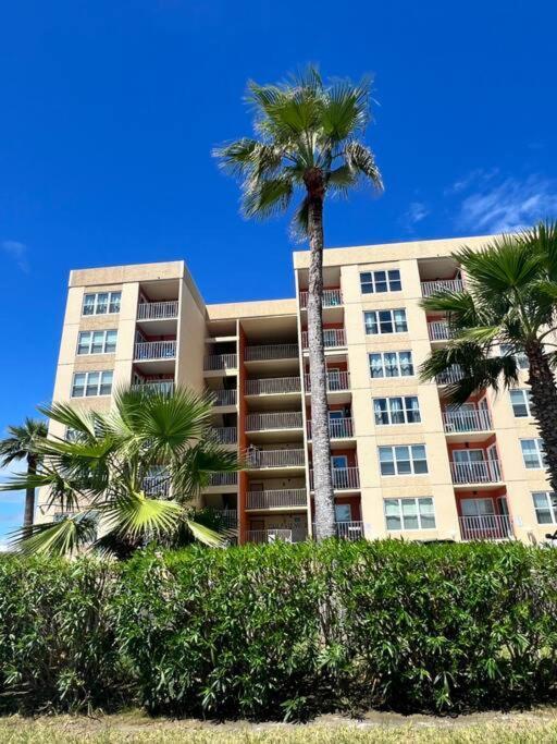2 Bedroom Walk To The *