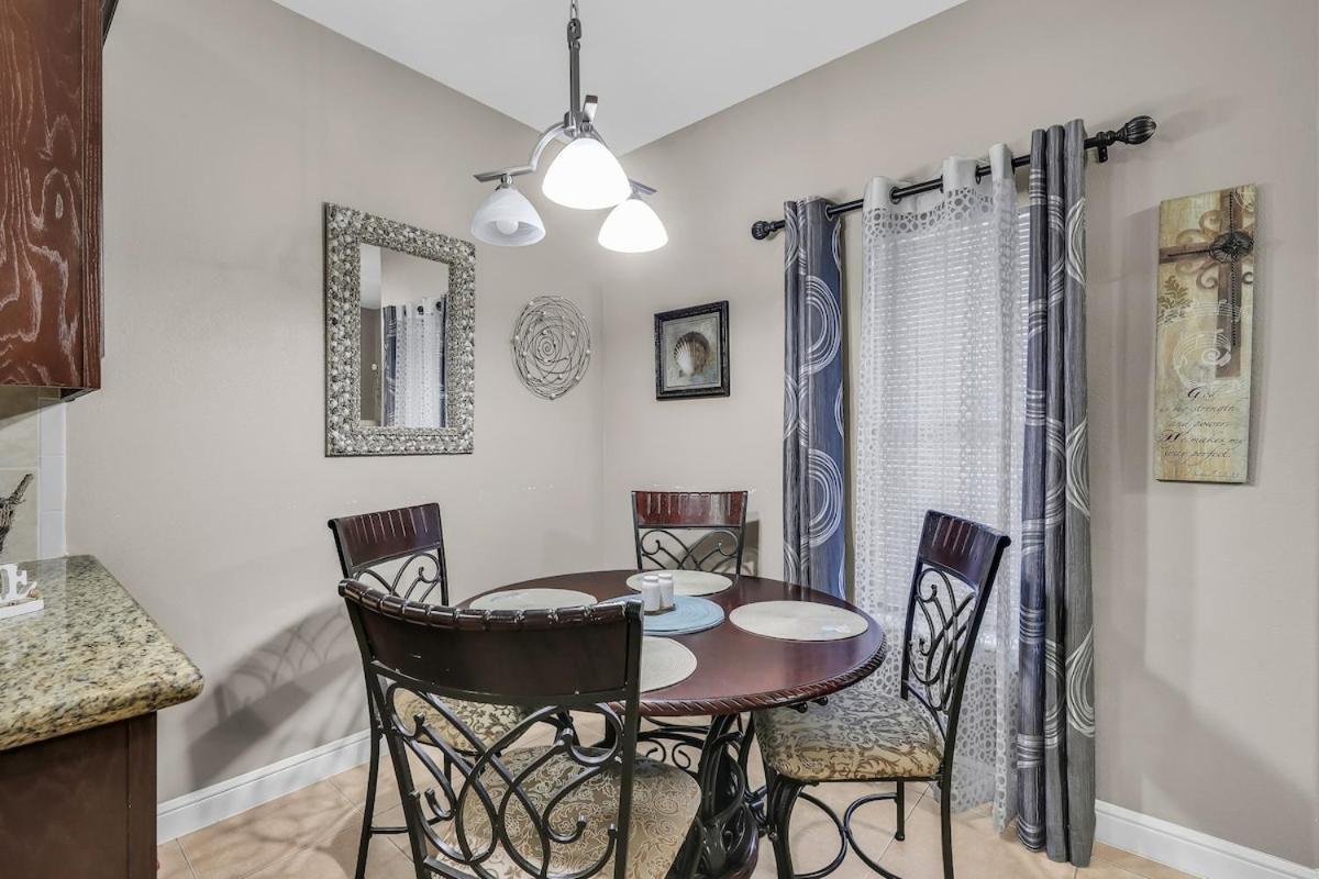Center Entertainment District Paradise At Pike St Apartment