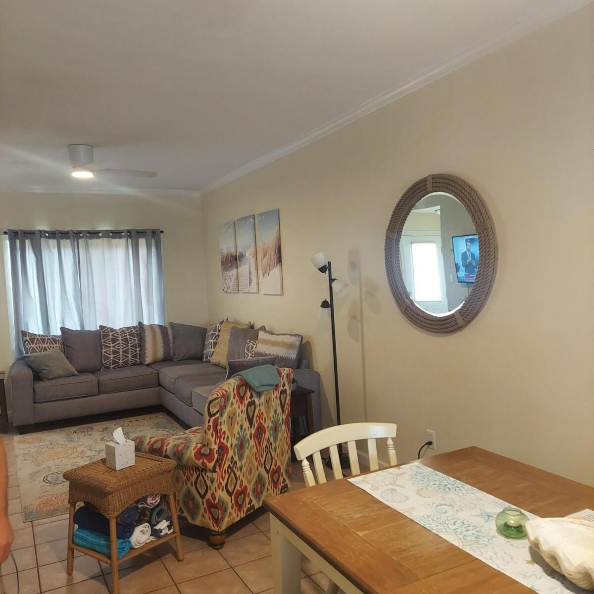 Apartment Dolphin Jump Steps To The