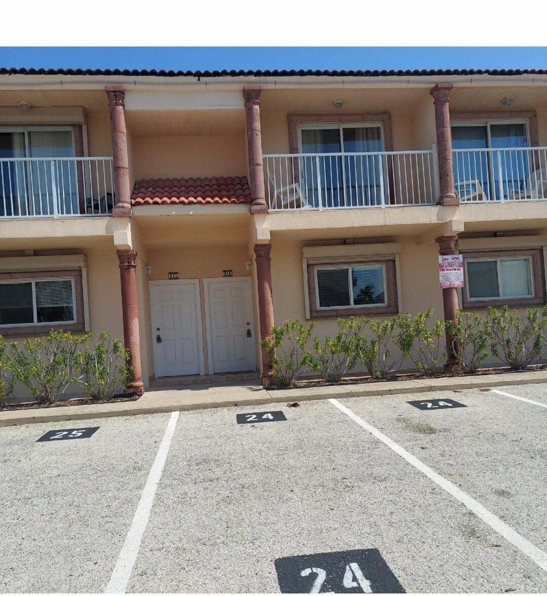 Apartment Dolphin Jump Steps To The South Padre Island