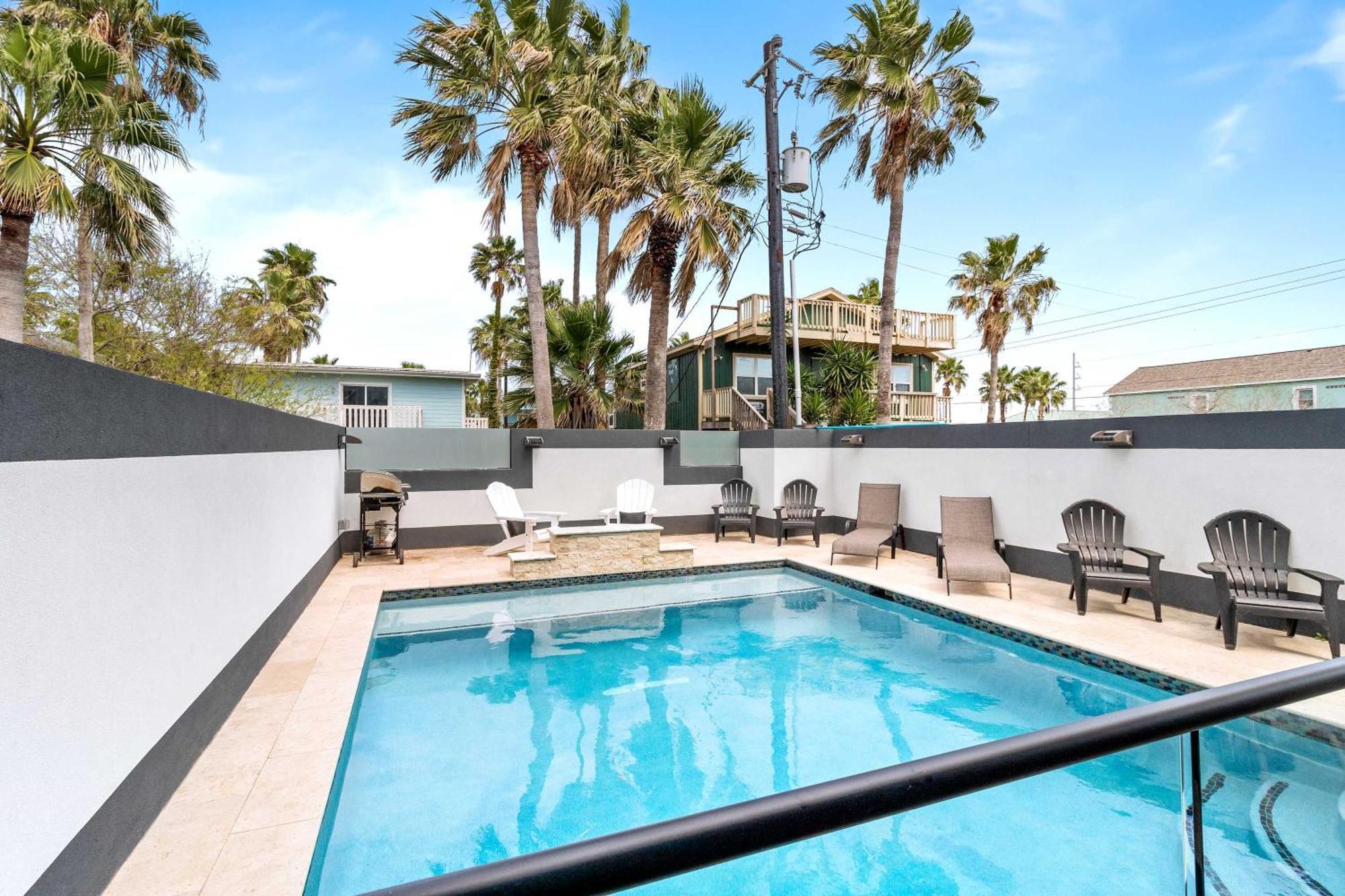 Immaculate Townhouse W Pool & Balcony South Padre Holiday home