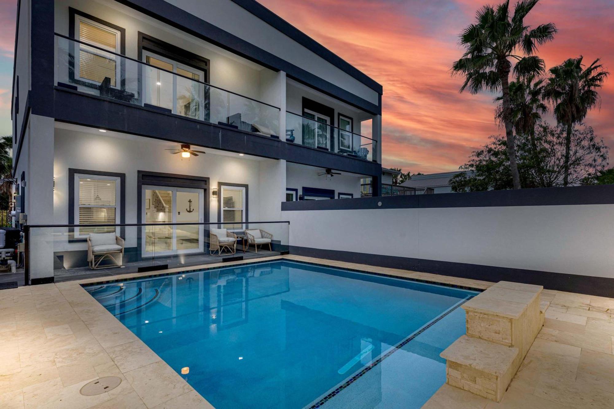 Immaculate Townhouse W Pool & Balcony South Padre Holiday home South Padre Island