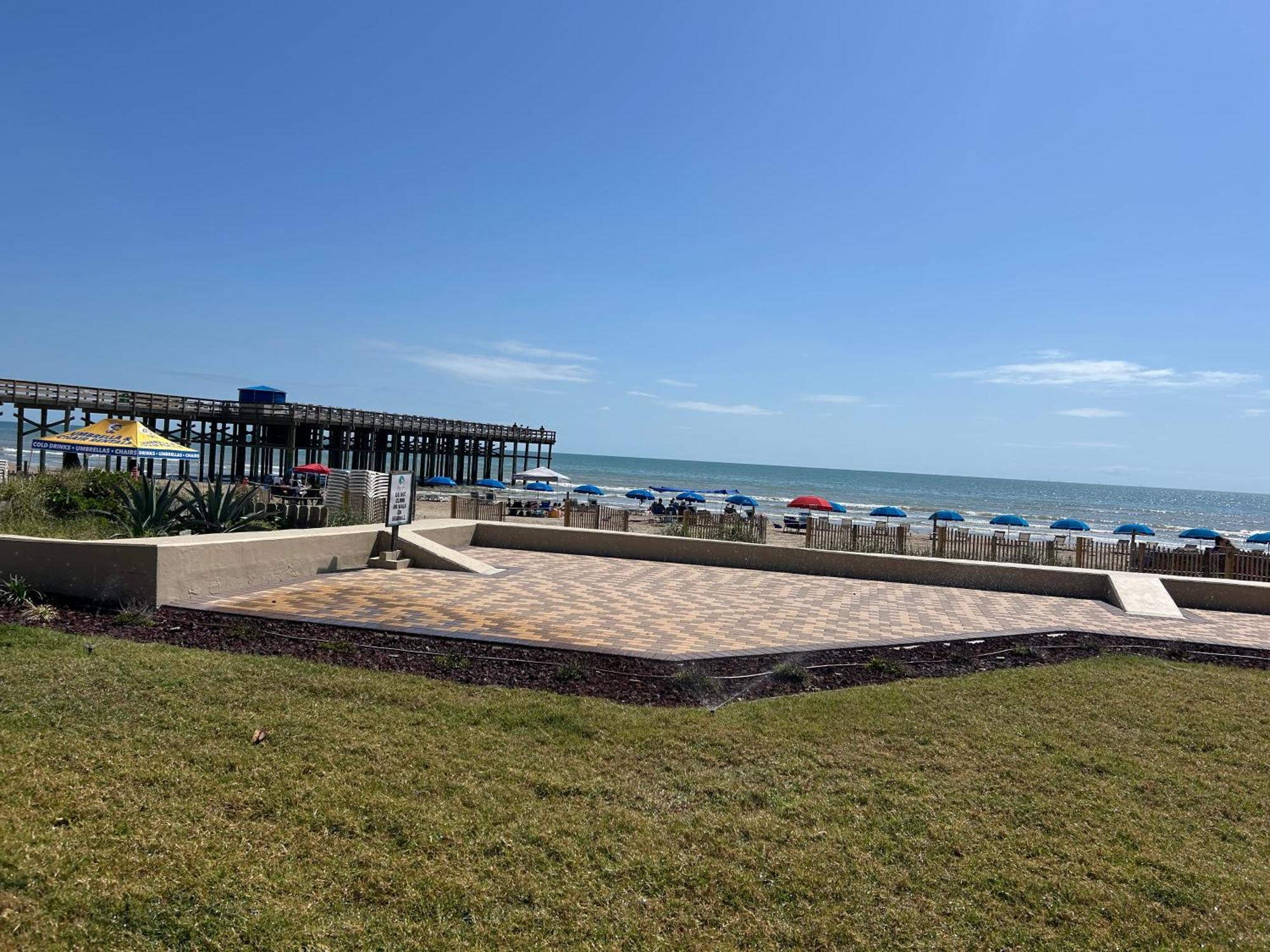 Tiki Spi Beachfront Condo, Right On The Beach!