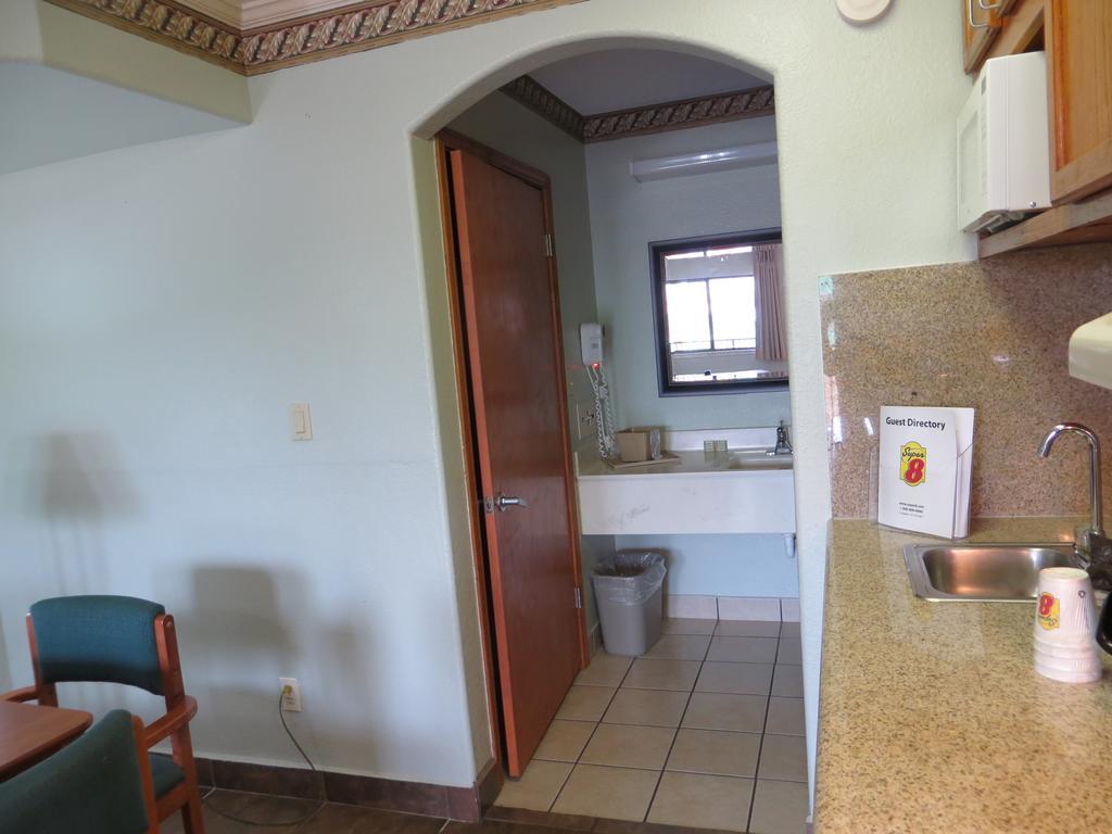 Hotel Super 8 By Wyndham South Padre Island
