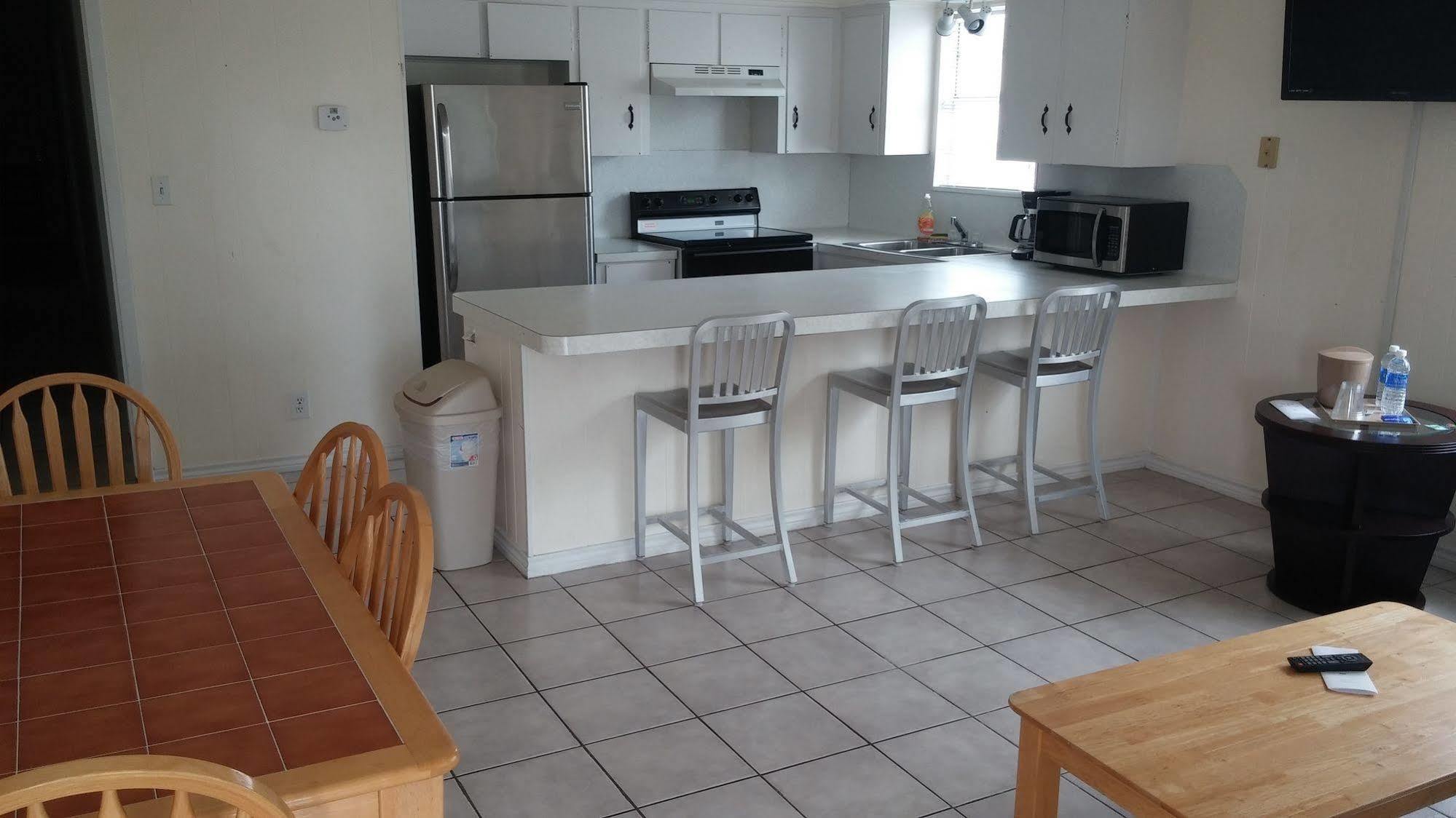 Upper Deck And Bar - Adults Only South Padre Island